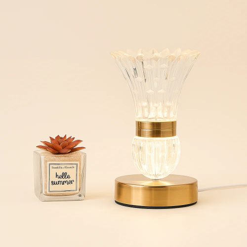 Elegáns kristálylámpa és vintage éjjeli asztali dekoráció szett