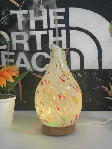  Elegáns aromaterápiás diffúzor LED világítással