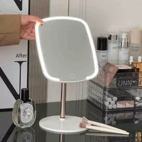   Elegáns LED-es Asztali Sminktükör – Tökéletes fényviszonyok a hibátlan sminkhez