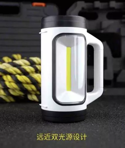 Nagy Teljesítményű Többfunkciós Kézi Lámpa – Erős Világítás és Praktikus Kialakítás